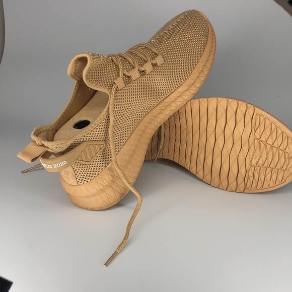 Comfortable weave mens sneakers with four outlets - Picture 3 of 3